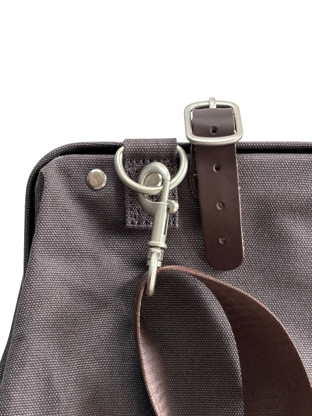 Line of Trade No. 0312 Canvas Weekender Bag in gray with leather trim | Regular